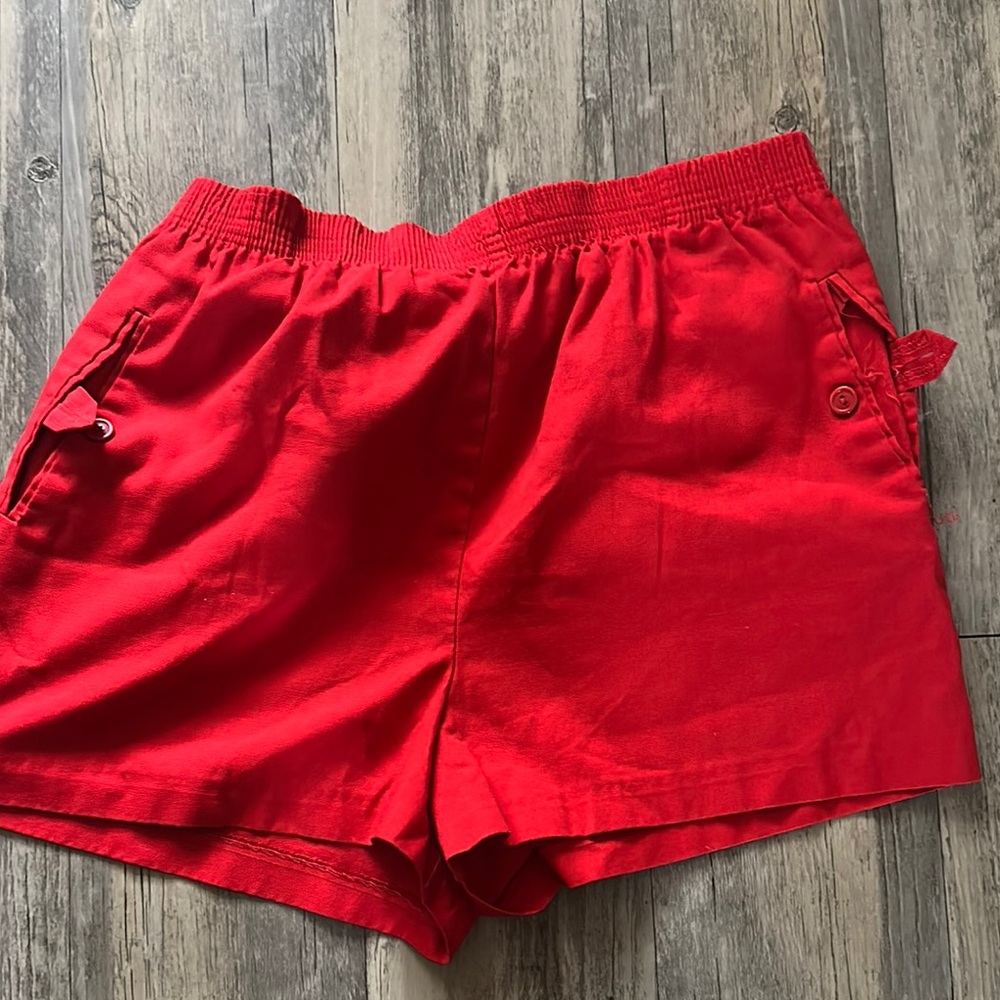 ☀️VTG red pull on shorts